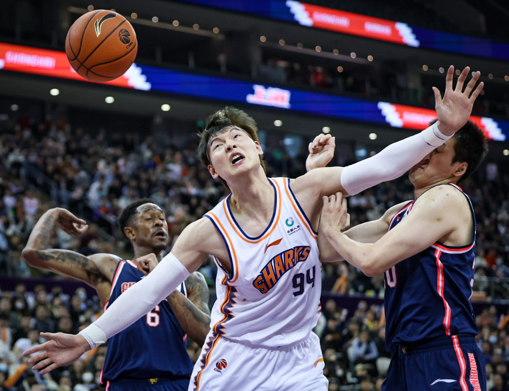 NG体育APP嵩山朱雀队鏖战滇池战狼队，跆拳道淘汰赛火力全开，转换速度占优。传控打穿防线的简单介绍