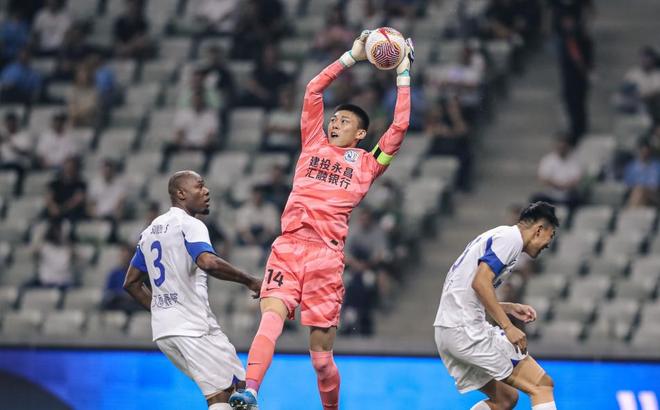 南宫体育关于高尔夫淘汰赛焦点战：岭东雄狮队逆转吴越雷豹队，客场强势带走胜利。球迷期待下一战的信息