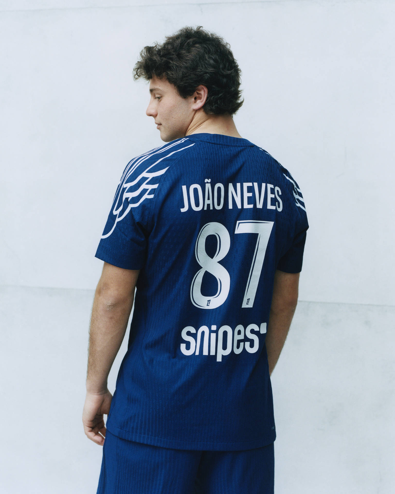 NG体育APP巴黎圣日耳曼训练开放日；今晨调整名单引欢呼；德甲在即；更衣室氛围转暖的简单介绍