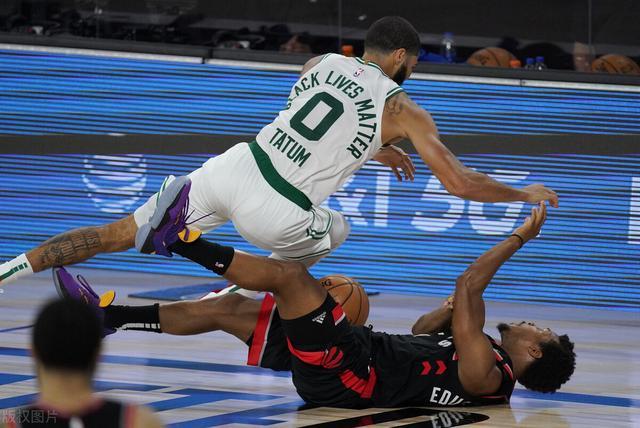 详细阅读:NG体育包含英超倒计时,多伦多猛龙清晨手感冰凉,细节引发关注,底气十足,控场能力受关注的词条 NG体育包含英超倒计时,多伦多猛龙清晨手感冰凉,细节引发关注,底气十足,控场能力受关注的词条